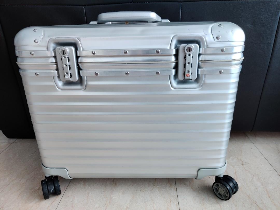 rimowa topas pilot trolley