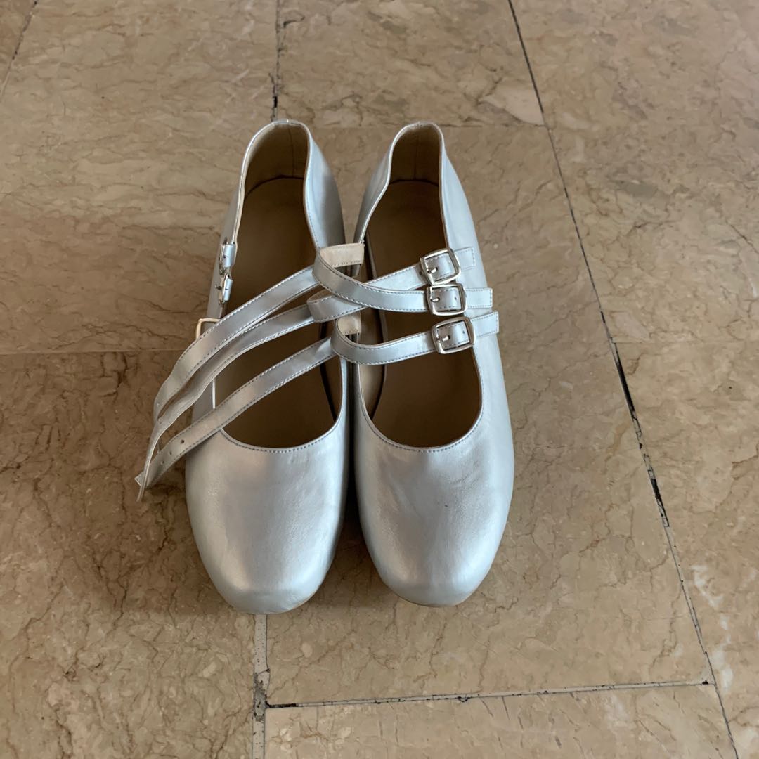 Silver Mary Jane heels, Women's Fashion, Footwear, Heels on Carousell