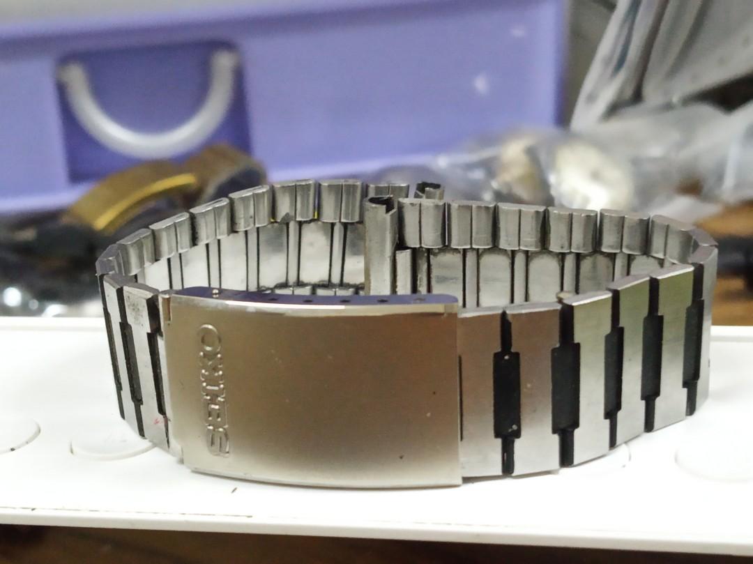 Vintage 80s Seiko watch bracelet 18mm, Men's Fashion, Watches &  Accessories, Watches on Carousell