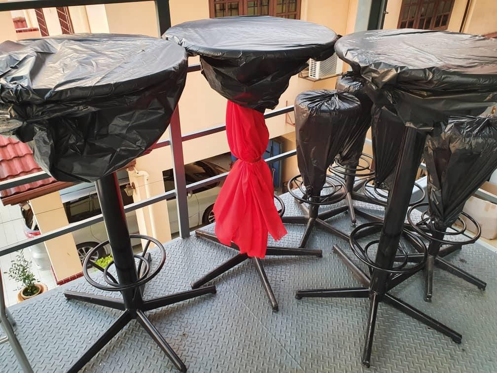 2 Meja Kerusi Bar Home Furniture Others On Carousell