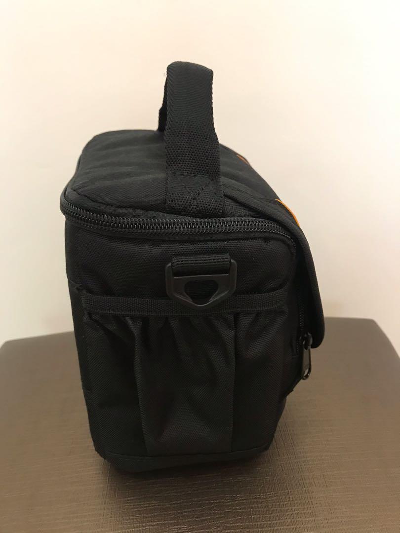 Adventura SH 120 II Camera Bag (Category: Camera Bags & Carriers) located in Quezon City. Submitted by apricot_mnl (Listing ID 1010502721, Image 2). Description: Brand new, never used. Supposed to be given as a gift, kept in storage. .