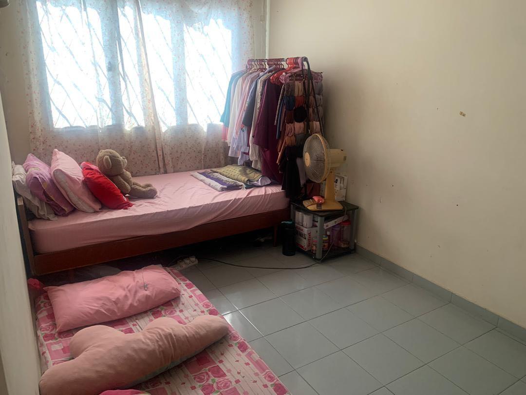 Bilik Middle Sewa Ss 7 8 Kelana Jaya Teres 2 Tingkat Property Rentals On Carousell