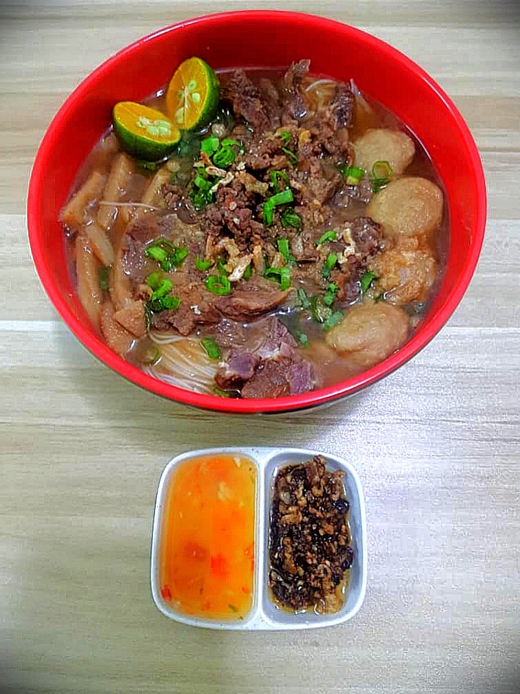 Borneo beef soup noodle (100halal), Food & Drinks, Chilled & Frozen