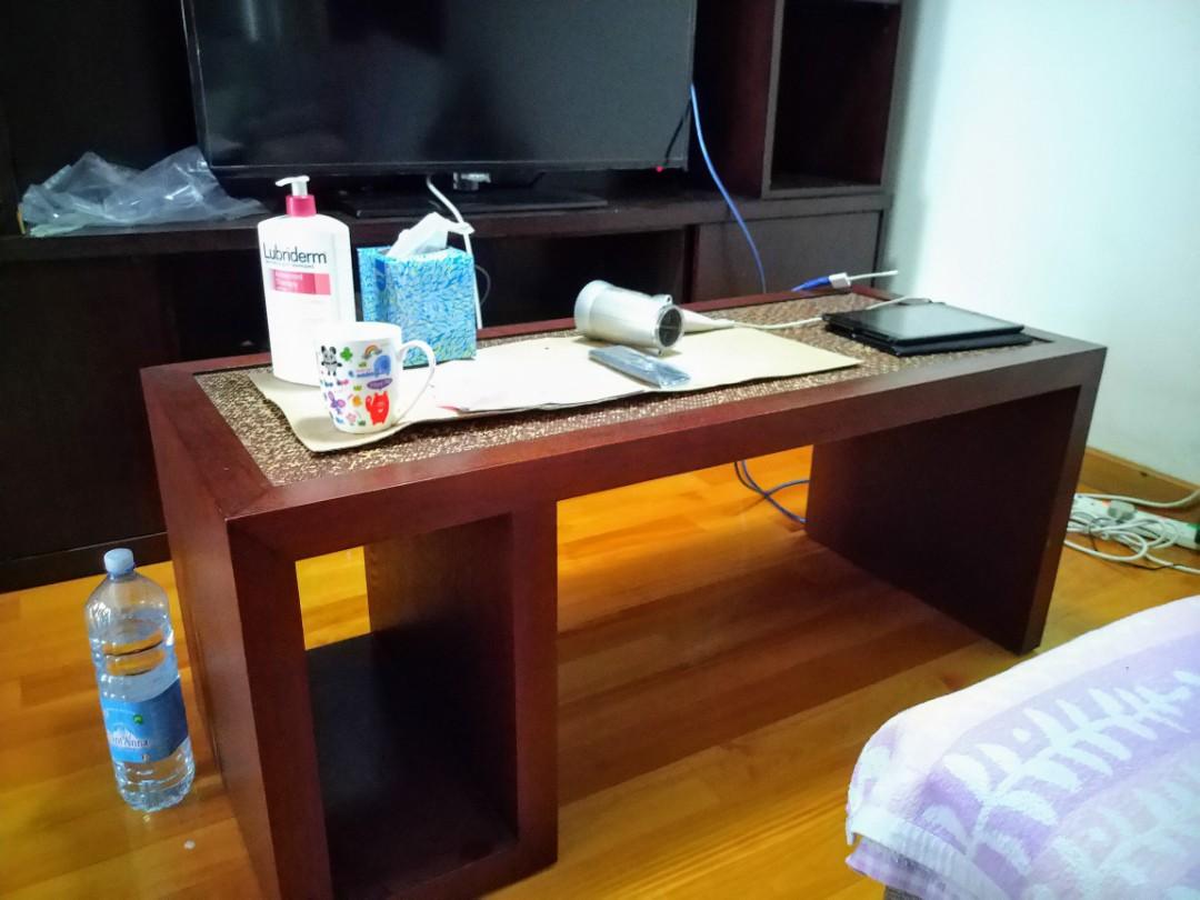Coffee table （分類：桌子）位於 Hong Kong。 由 agjj88 提交（商品編號 1010302330，圖片 1）。簡介： 120cm long x 50cm wide x 50cm tall。