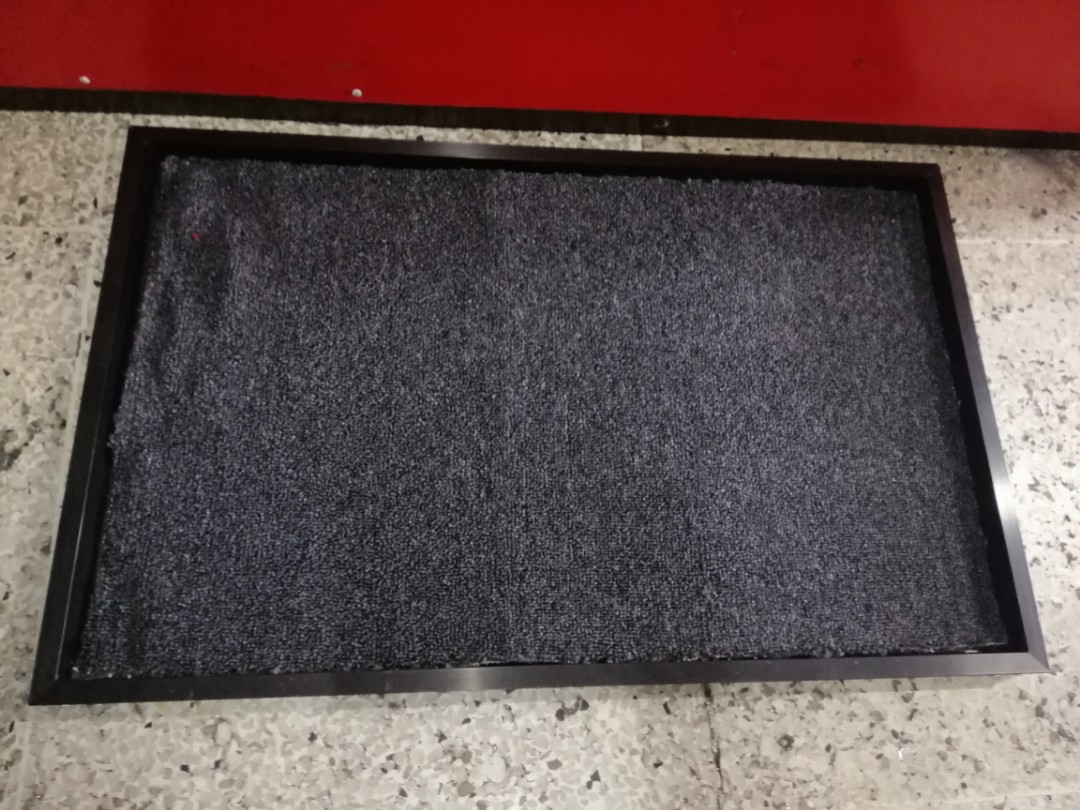Disinfecting  foot tray with MAT