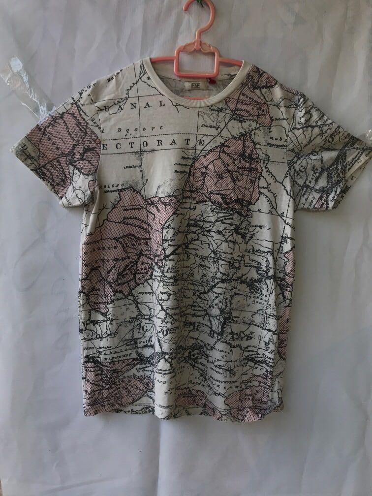 Graphic basic tee (Category: Shirts) located in Alor Setar. Submitted by thrift_rarely (Listing ID 1010368808, Image 3). Description: Selling all fr rm30 Condition 9/10 1. Pit 19 length 23 2. Pit 19 length 26 3. Pit 17 length 23.