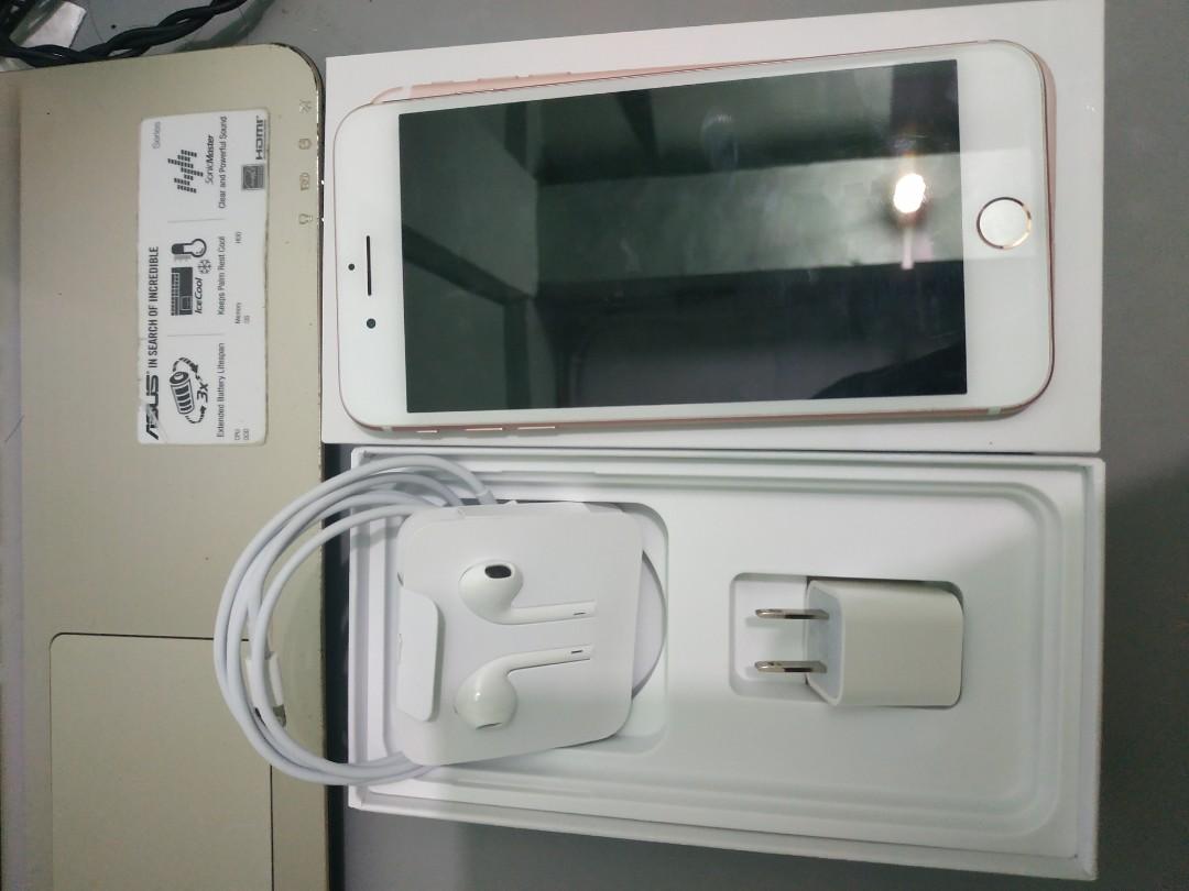 iPhone 7 Plus 256GB Factory Unlocked Broken Microphone (Category: iPhone 7 Series) located in Quezon City. Submitted by kei.developers (Listing ID 1010289259, Image 2). Description: Apple iPhone 7 Plus Rose Gold Factory Unlocked 256GB Price: 10000 Details: First owner Factory unlocked No iCloud issue 90% smooth Good condition, body is super smooth. Walang dents. May scratches sa screen pero hindi noticeable pag ginagamit. Bigla nalang po di guman