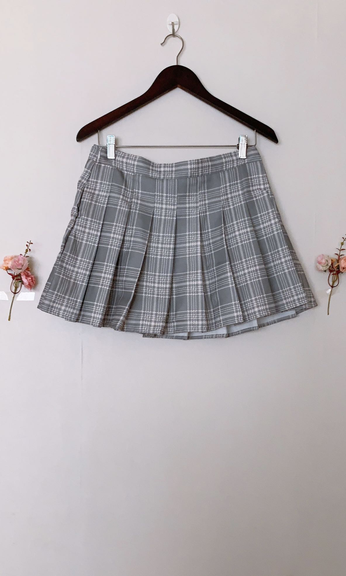 Grey checkered new arrivals pleated skirt