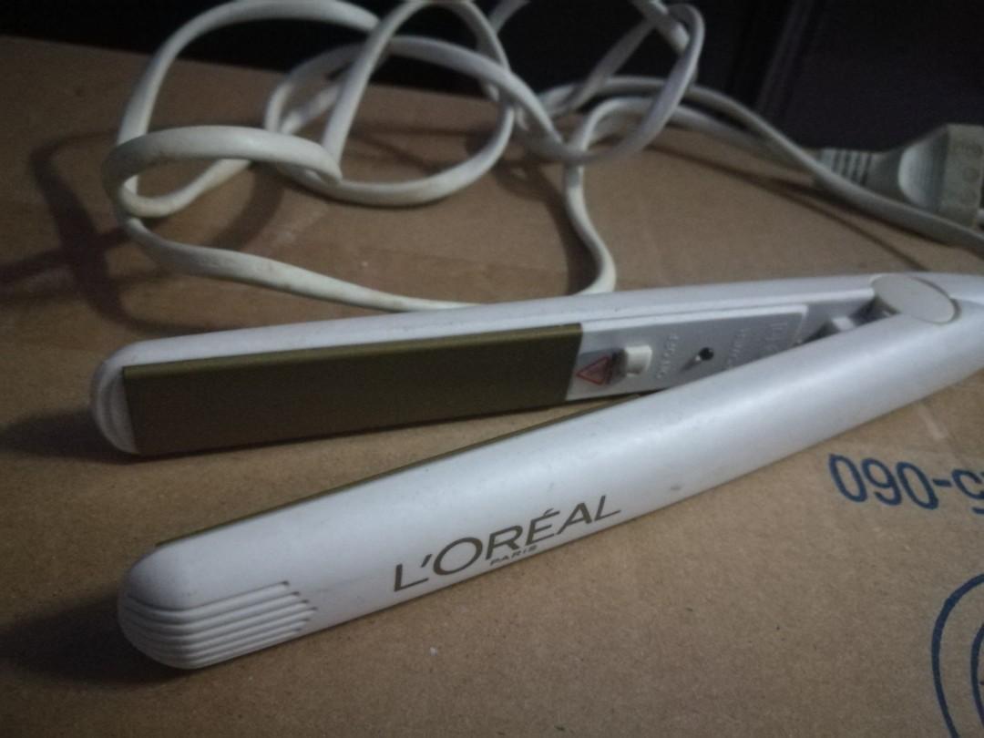 Loreal travel hair straightener, Beauty & Personal Care, Hair on Carousell