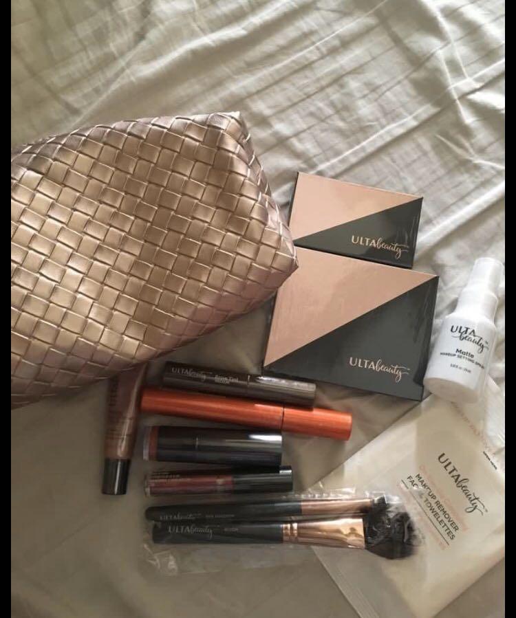 make up set (Category: Makeup) located in Valenzuela. Submitted by rdquin (Listing ID 1010386386, Image 1). Description: **Feel free to browse other items! All are for sale! Just hit me a message!**.