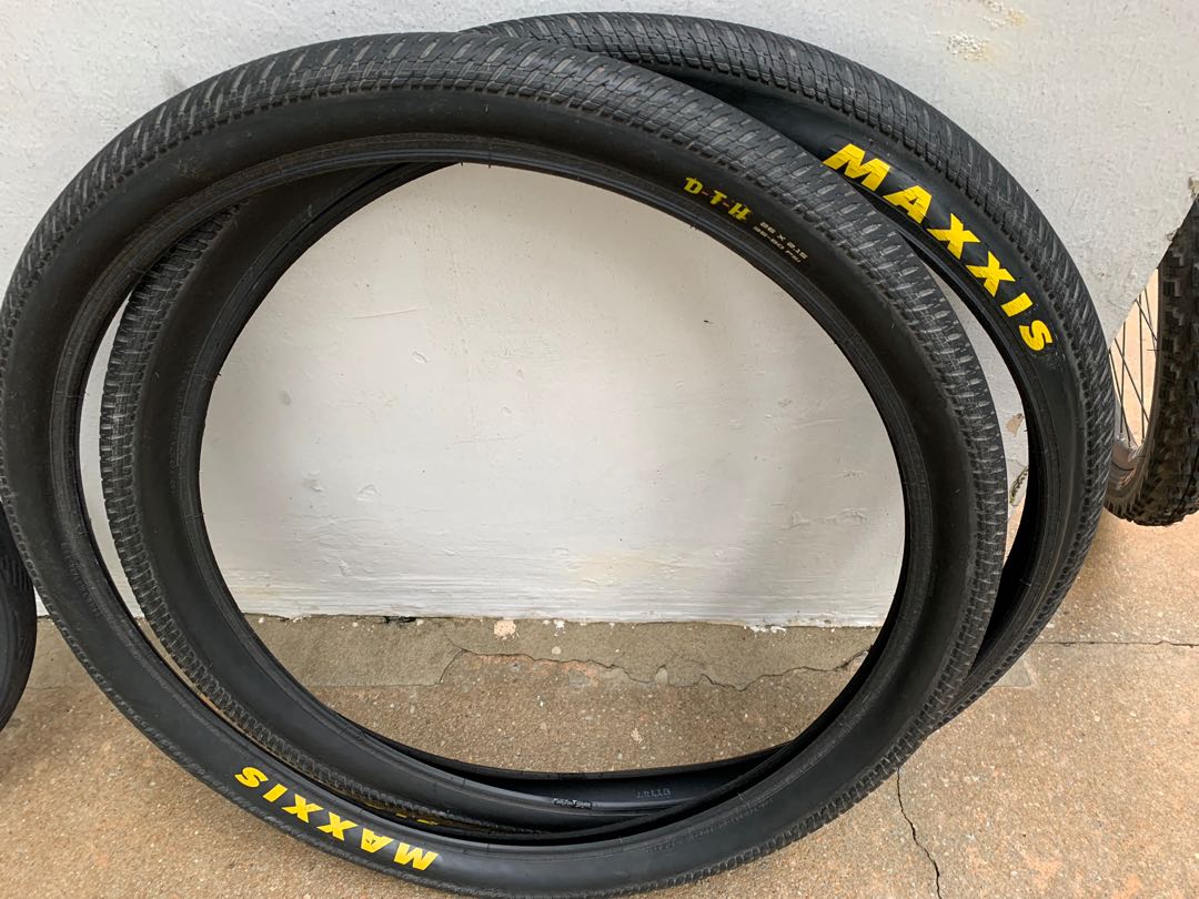 Maxxis D T H 26 x 2.15