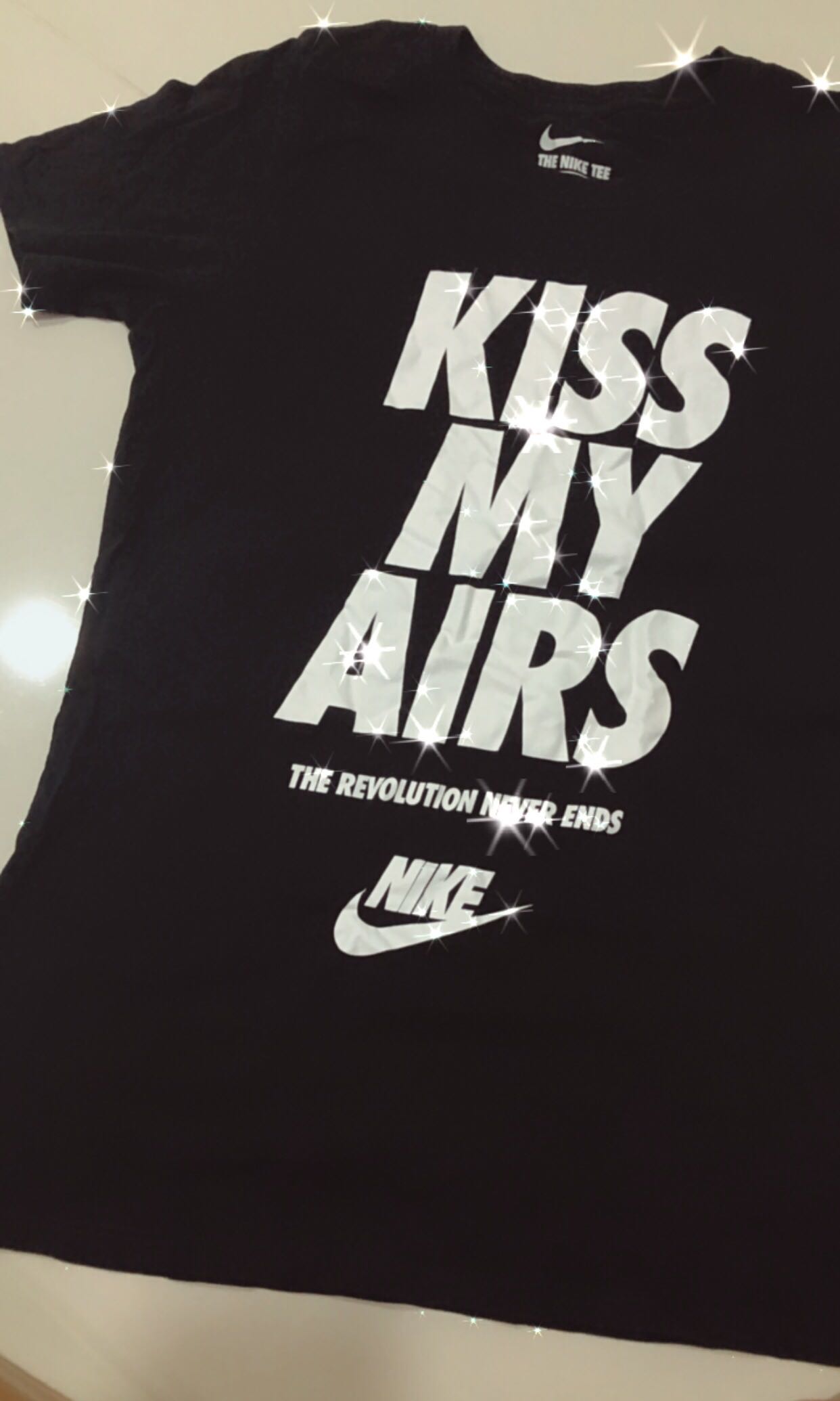 Kast Ziek persoon borduurwerk NIKE authentic Kiss my Airs Tee, Men's Fashion, Tops & Sets, Tshirts & Polo  Shirts on Carousell