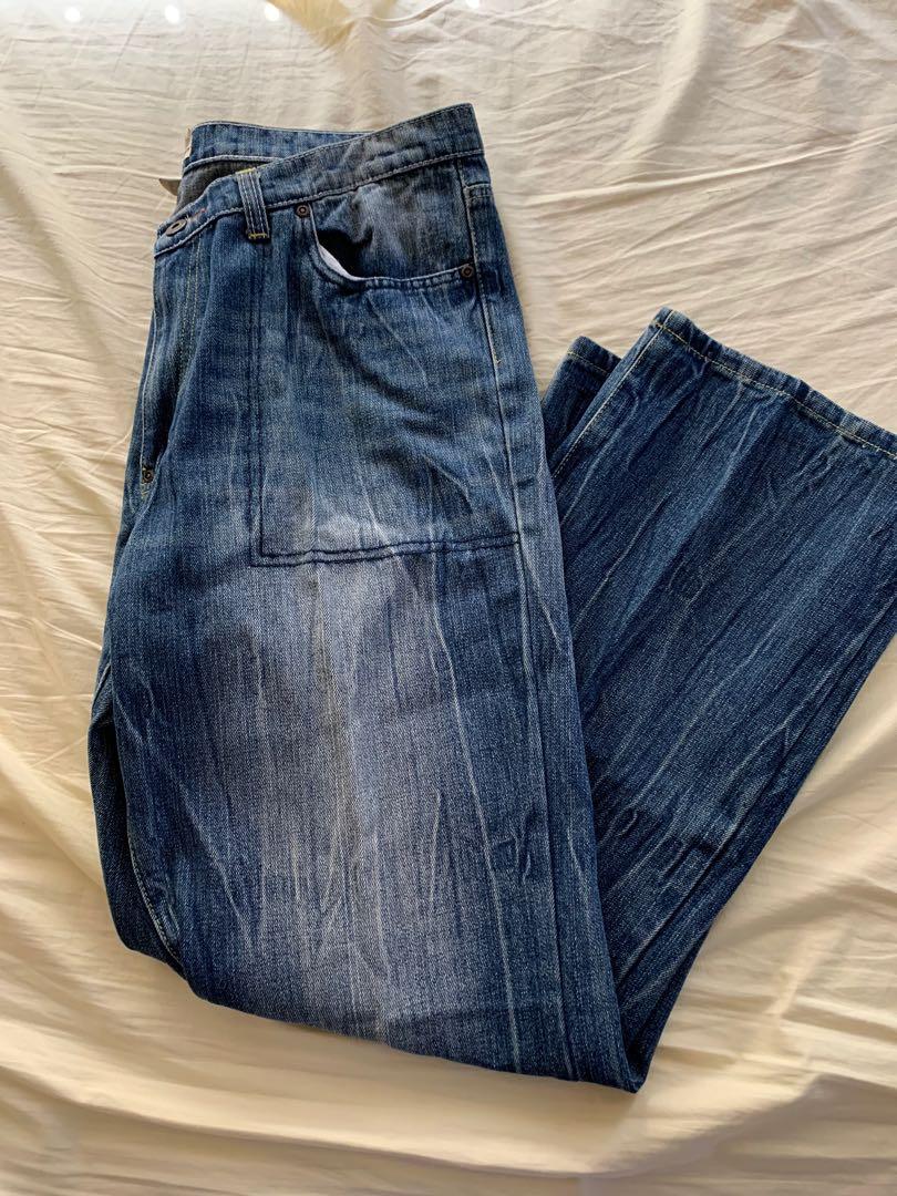 OLEG CASSINI Denim Jeans size 36 (Category: Jeans) located in Makati City. Submitted by goodbyemythings (Listing ID 1010524507, Image 2). Description: Purchased in US Very soft comfortable denim Used few times only.