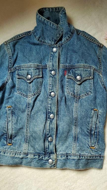 one utama levis