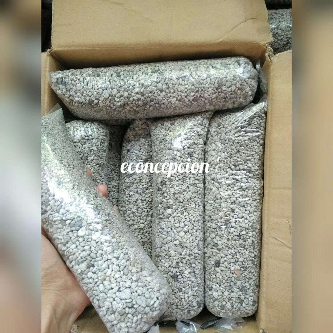 Pumice Stone (Category: Gardening Tools & Ornaments) located in Bacoor. Submitted by directsupplier88 (Listing ID 1010336951, Image 2). Description: Pumice Stone (monngo size) perfect in cactus and succulents potting mix. 18 pesos per ice bag. sizes: matanghito, monggo, 3/4, 3/8 for other question just message me thank you..