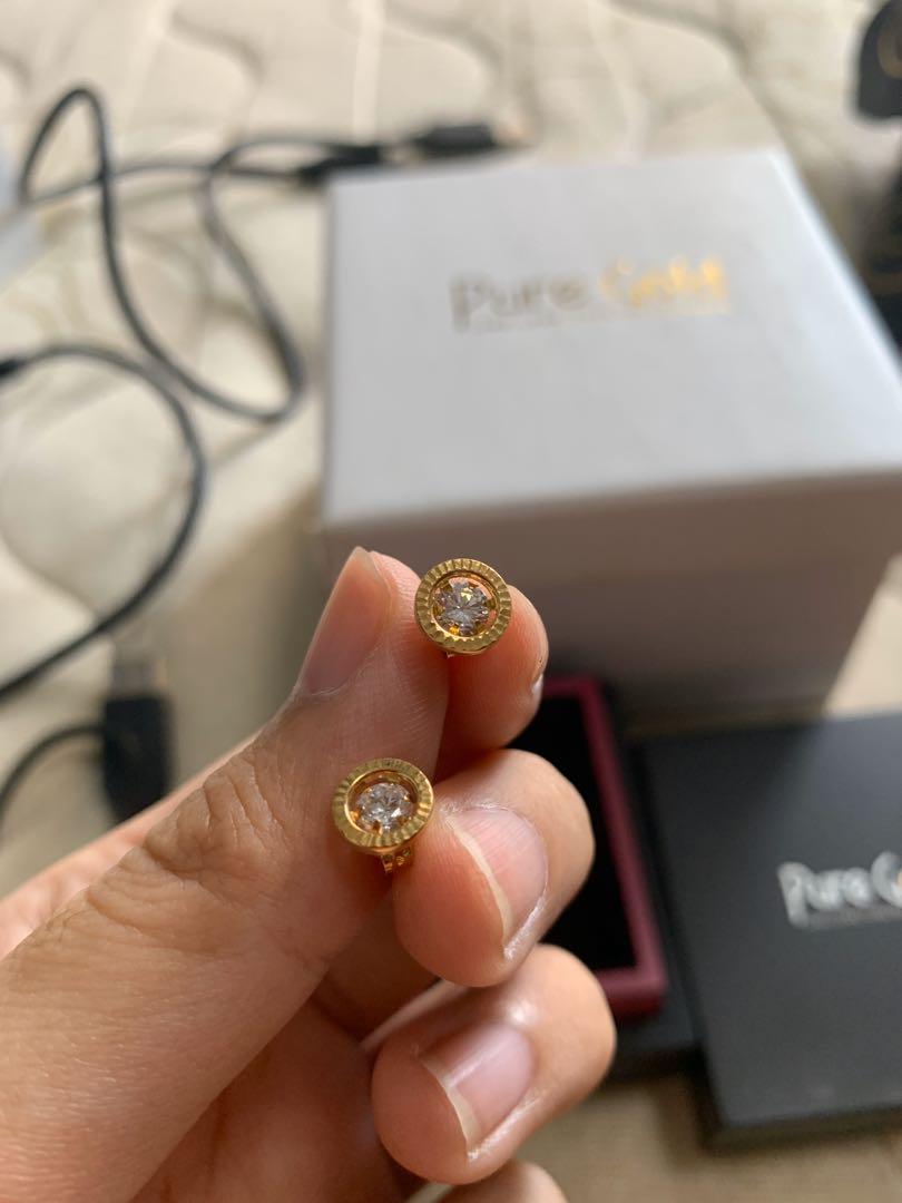 Rush Pure gold jewelry (Category: Earrings) located in Muntinlupa City. Submitted by emcrys (Listing ID 1010417780, Image 2). Description: Brandnew pwede sa baby. Complete with box and card .