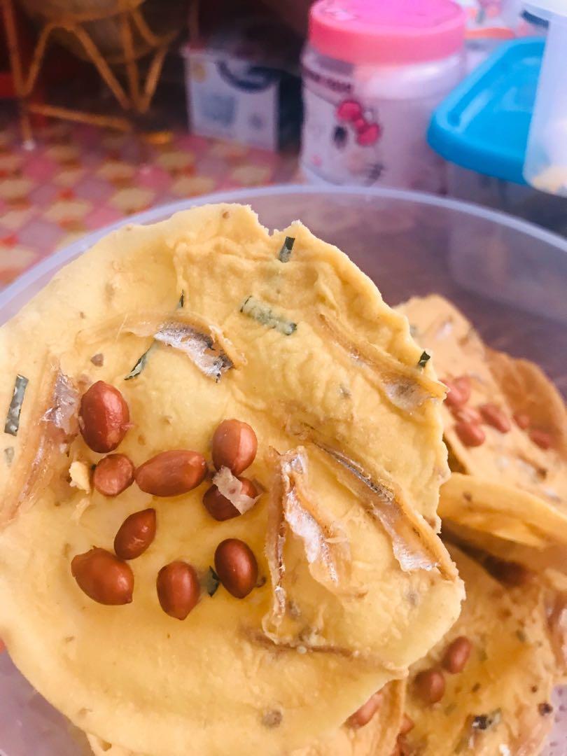 Rempeyek Ikan Bilis Food Drinks Local Delights Halal Snacks Desserts On Carousell