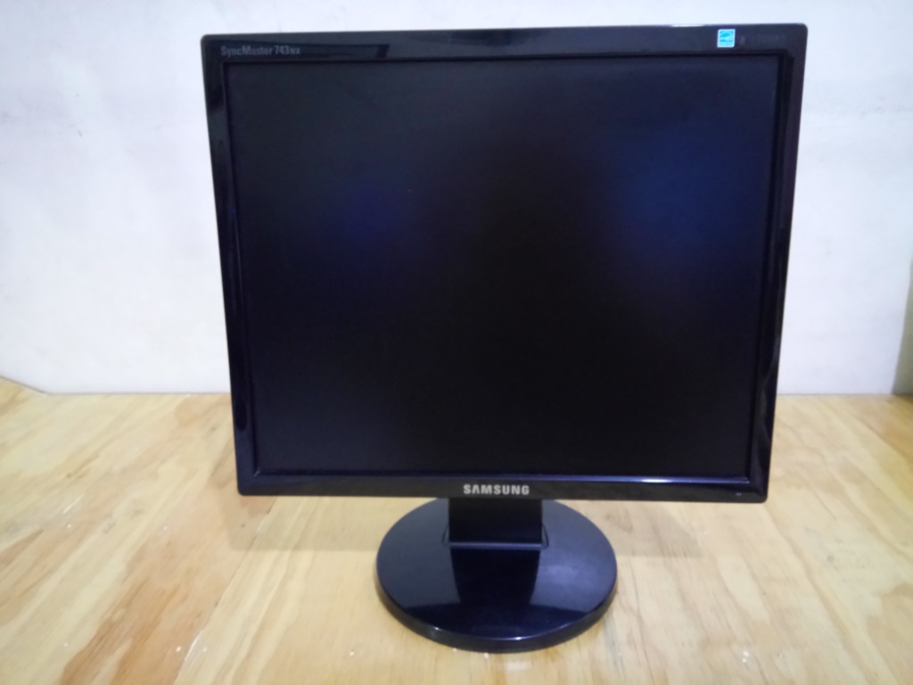 samsung syncmaster 743nx 17 inches lcd monitor