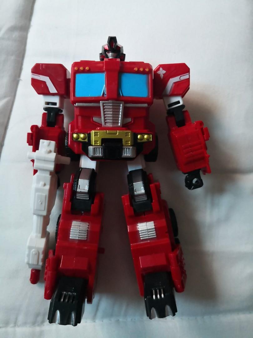 SUPER ROBOT (Category: Toy Figures) located in Singapore. Submitted by teckman (Listing ID 1010304936, Image 2). Description: What you see what you get deal only at 571 Choa chu kang street 52.