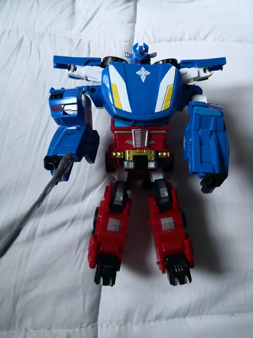 SUPER ROBOT (Category: Toy Figures) located in Singapore. Submitted by teckman (Listing ID 1010304936, Image 1). Description: What you see what you get deal only at 571 Choa chu kang street 52.