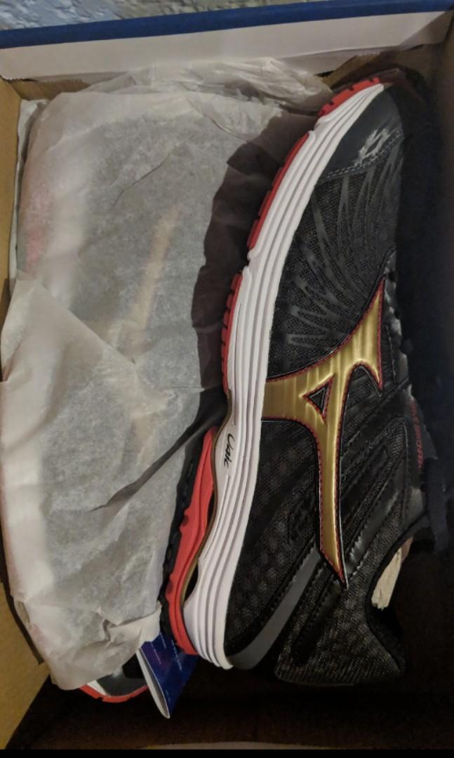 Mizuno Wave Sayonara 4 (Size 11.5) (Category: Activewear) located in Manila. Submitted by yanggabby (Listing ID 1010350692, Image 2). Description: Wave Sayonara 4 Size 10.5 Brand New, never been used RFS: got for free from sponsorship and don't need new running shoes Usually retails at 6,000 Delivery through Grab/Lalamove/LBC at buyer's expense or meet up at Alabang Town Center or Festival Mall.