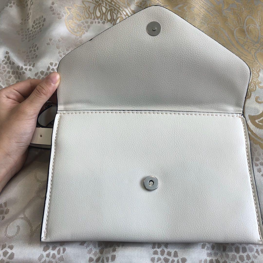 Zara white purse with adjustable straps