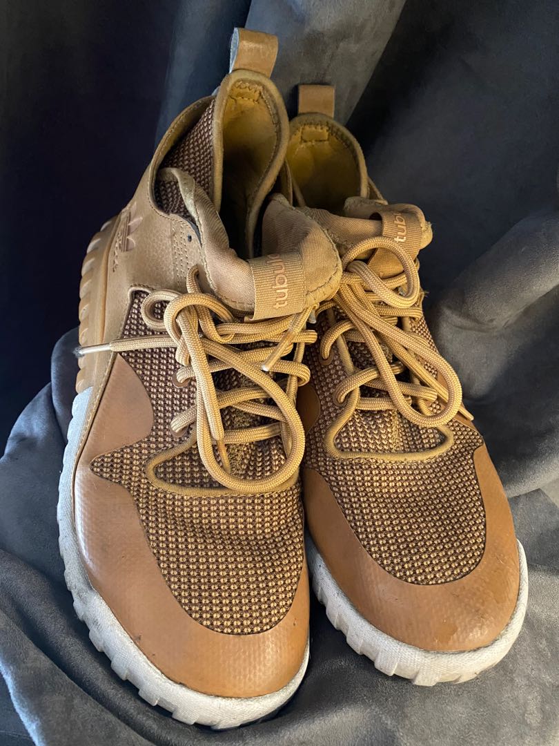camel adidas tubular