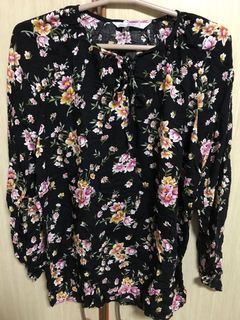 (Category: ) located in . Submitted by clothes_haul (Listing ID 1012582219, Image 1). Description: .