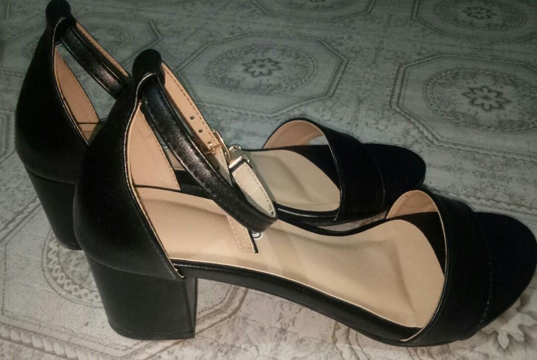 size 9 block heels