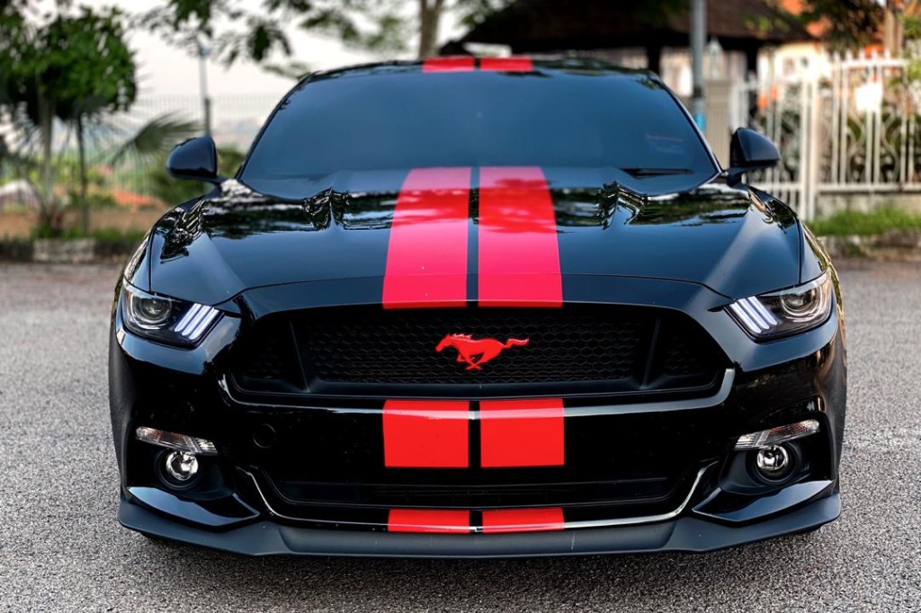 Ford Mustang Gt 5 0 V8 Cars Cars For Sale On Carousell