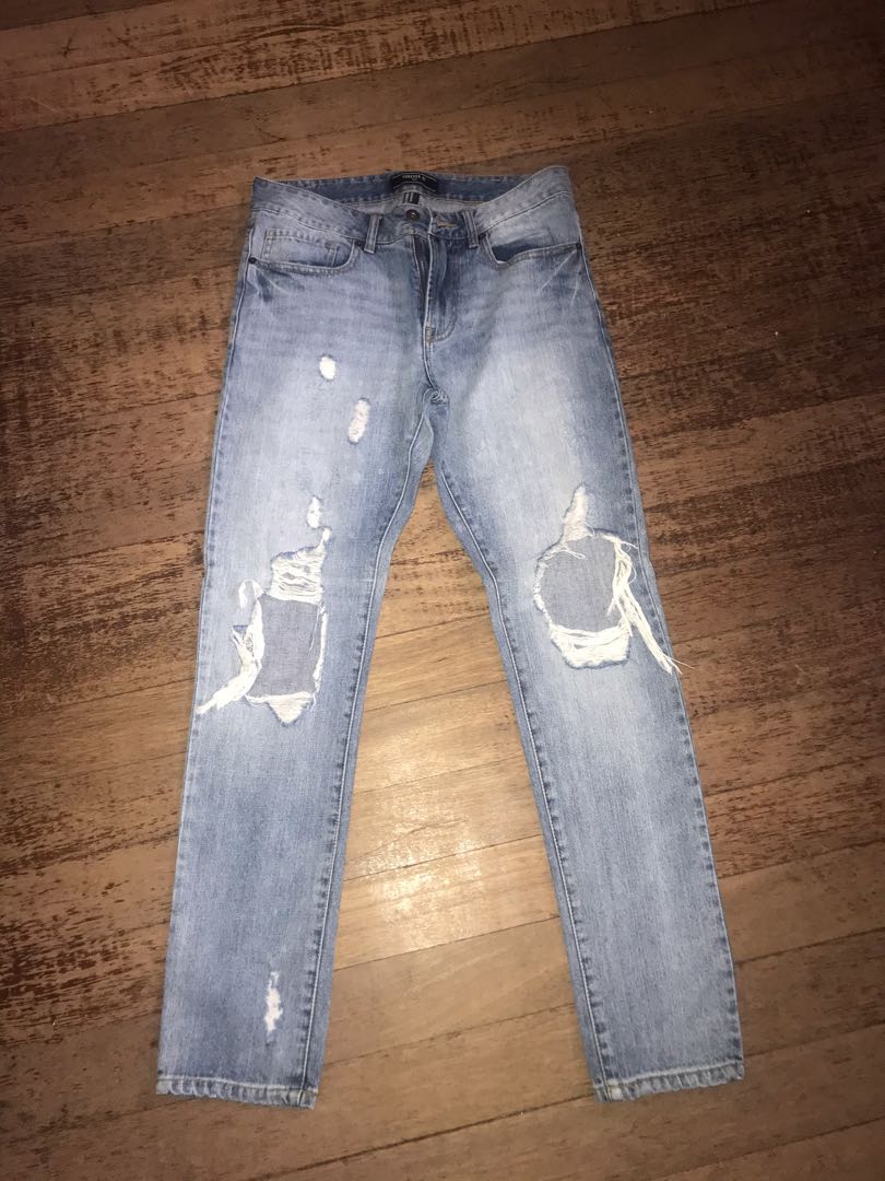 ripped jeans at forever 21