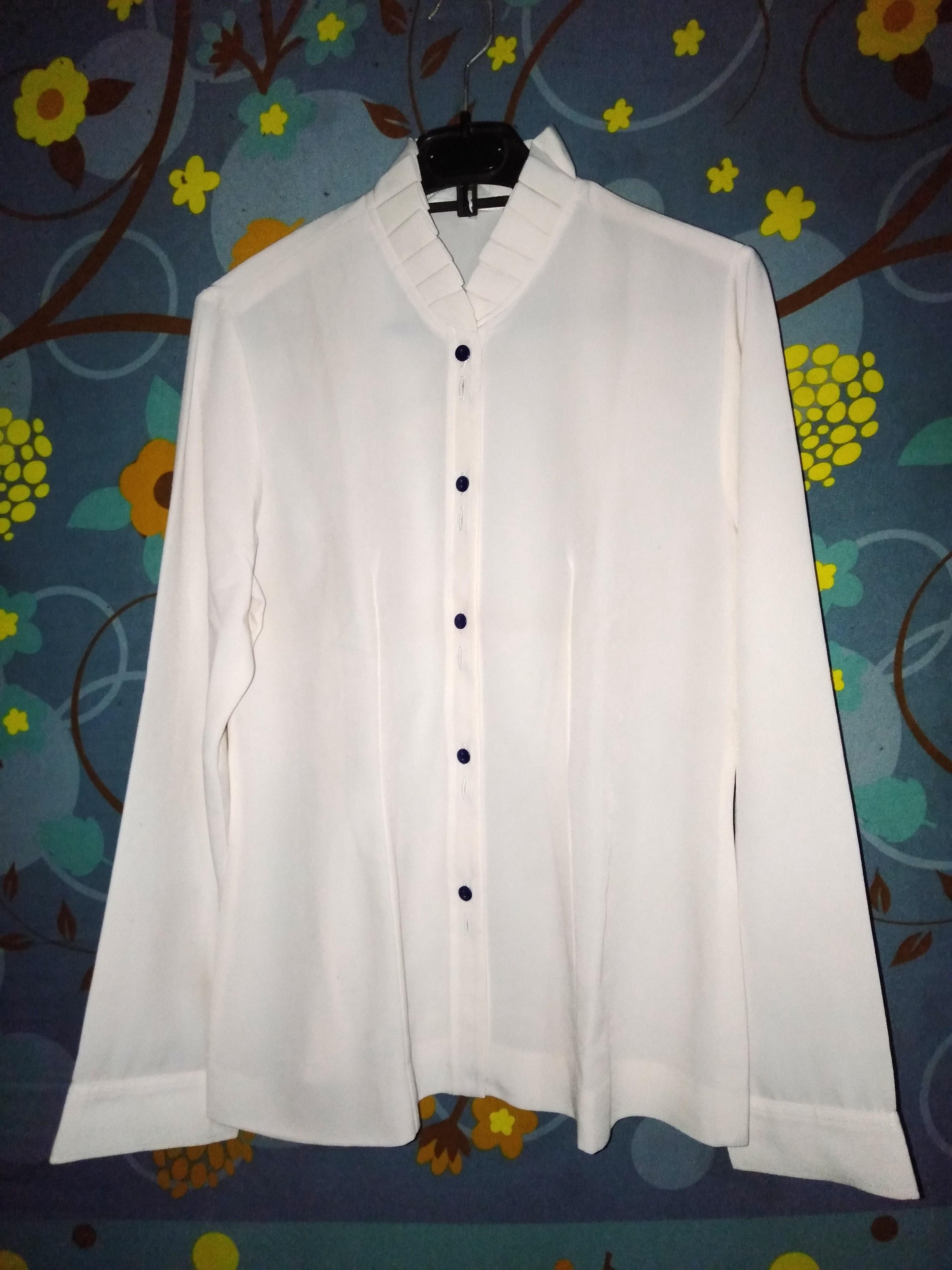 Kemeja Putih Gading Fesyen Wanita Pakaian Wanita Atasan Di Carousell