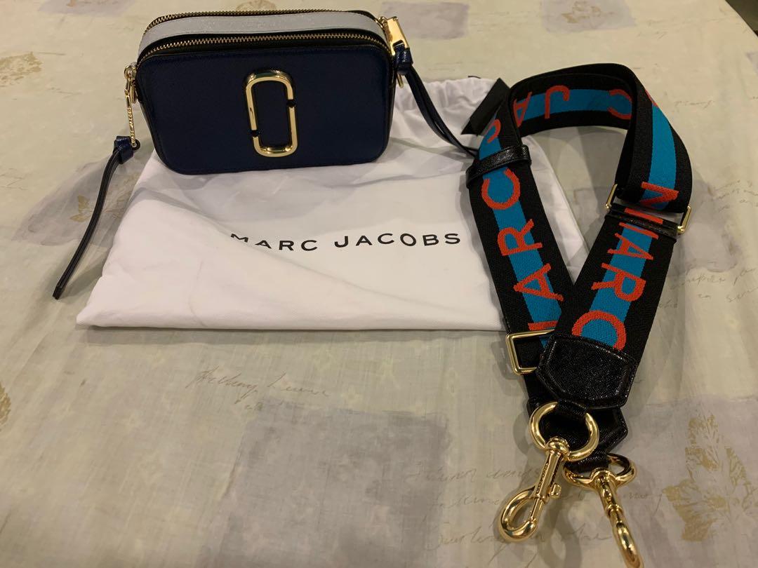 Marc Jacobs Snap Shot Bag (Category: Luxury Bags & Wallets) located in Pasig City. Submitted by elarivera (Listing ID 1012446019, Image 1). Description: .