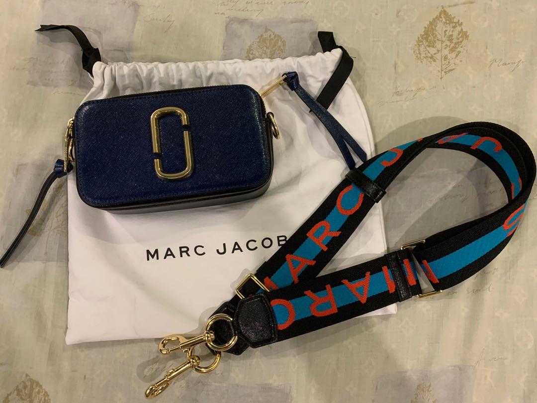 Marc Jacobs Snap Shot Bag (Category: Luxury Bags & Wallets) located in Pasig City. Submitted by elarivera (Listing ID 1012446019, Image 2). Description: .