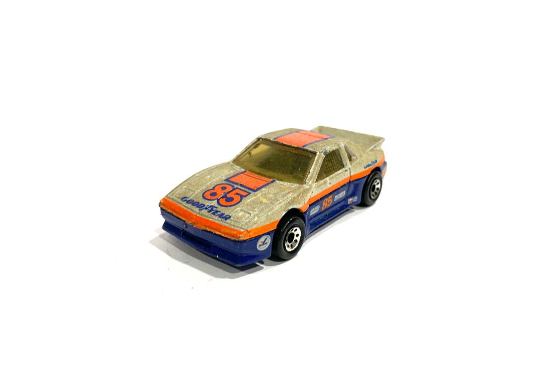 Matchbox pontiac shop fiero 1985