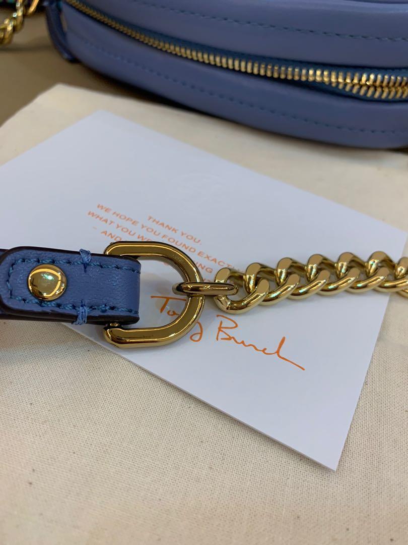 Tory Burch Kira Chevron Small Camera Bag in Cloud Blue Leather and Rolled  Brass ref.309395 - Joli Closet