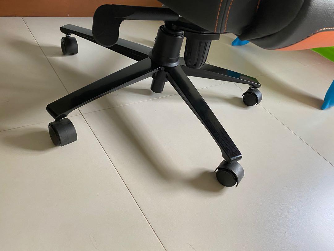 Secret lab Gaming Chair, Furniture, Tables & Chairs on ...