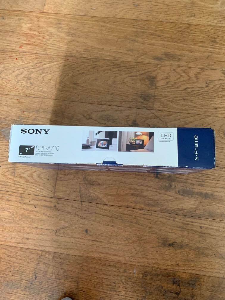 Sony Digital Photo Frame DPFA710, Furniture & Home Living, Home Decor