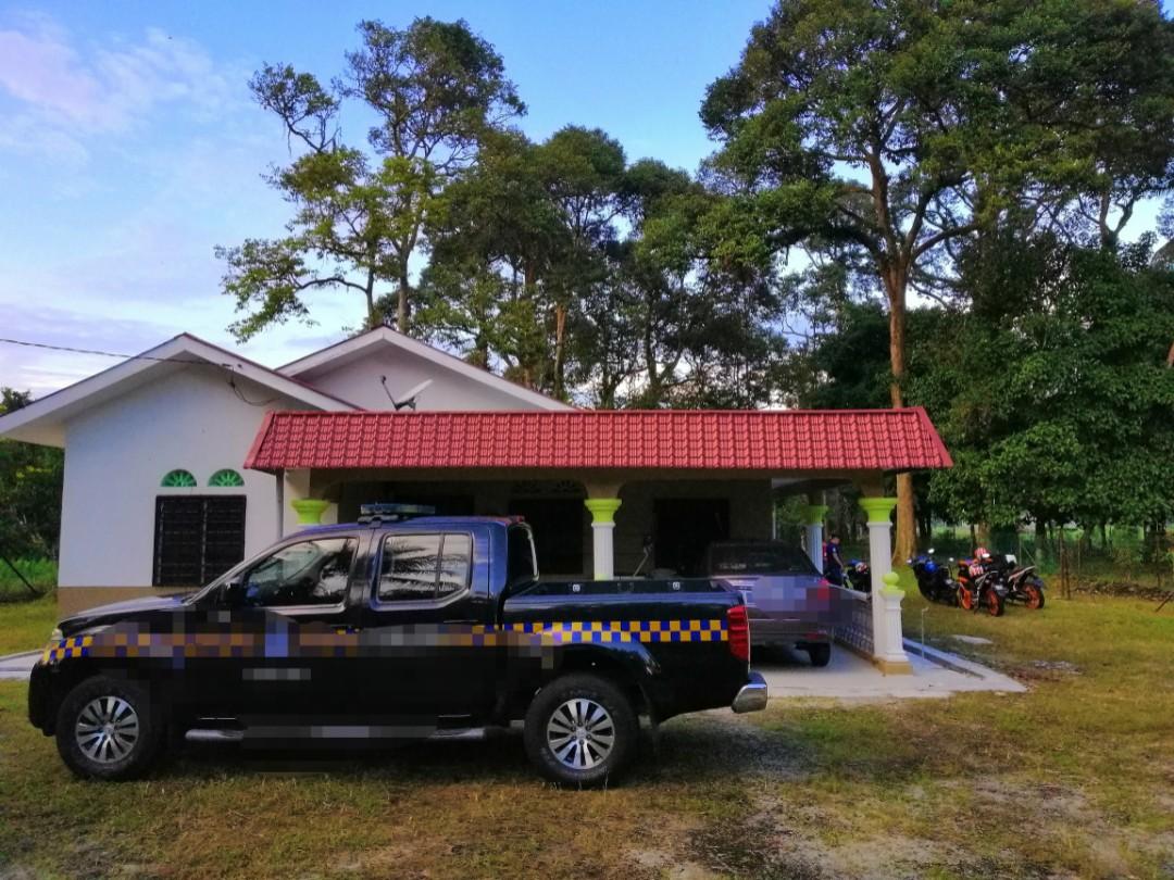 Tanah dusun, ada rumah batu tiptop dan pokok2 buah, Property, For