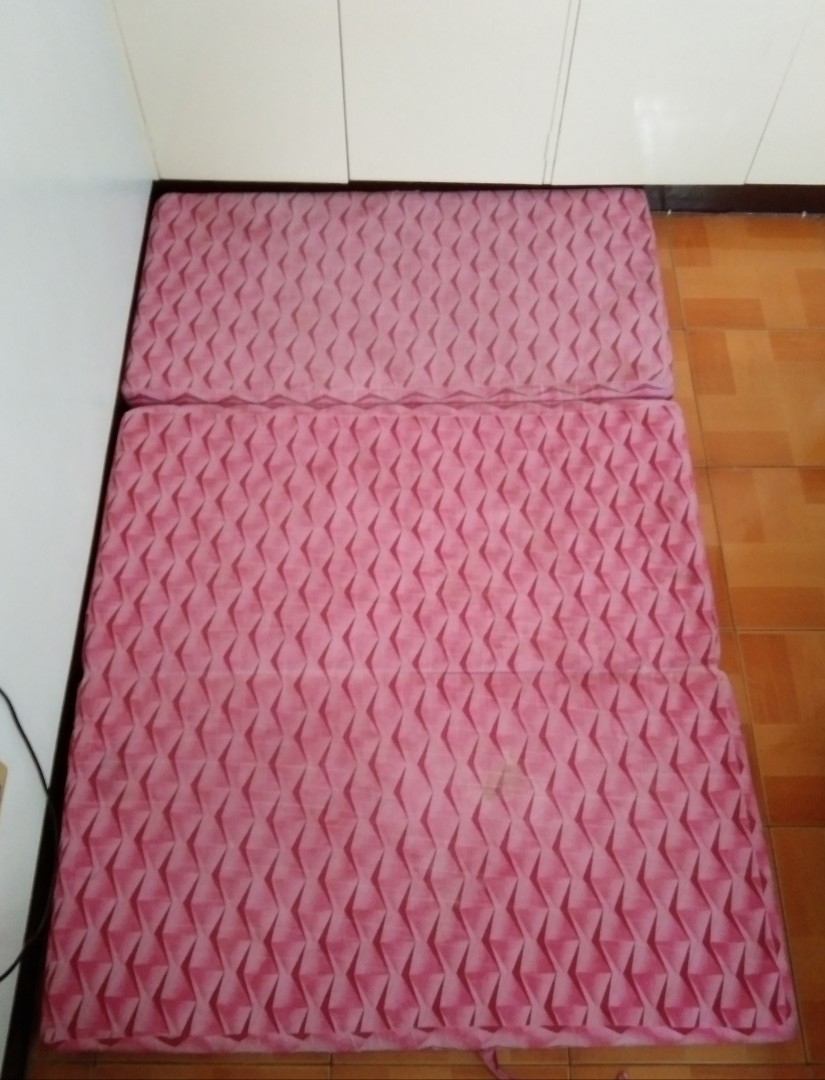 Uratex tri on sale fold foam