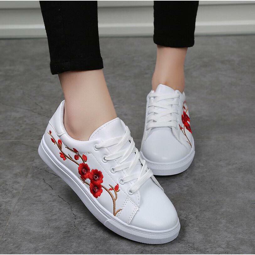 White floral sneakers, Women's Fashion 