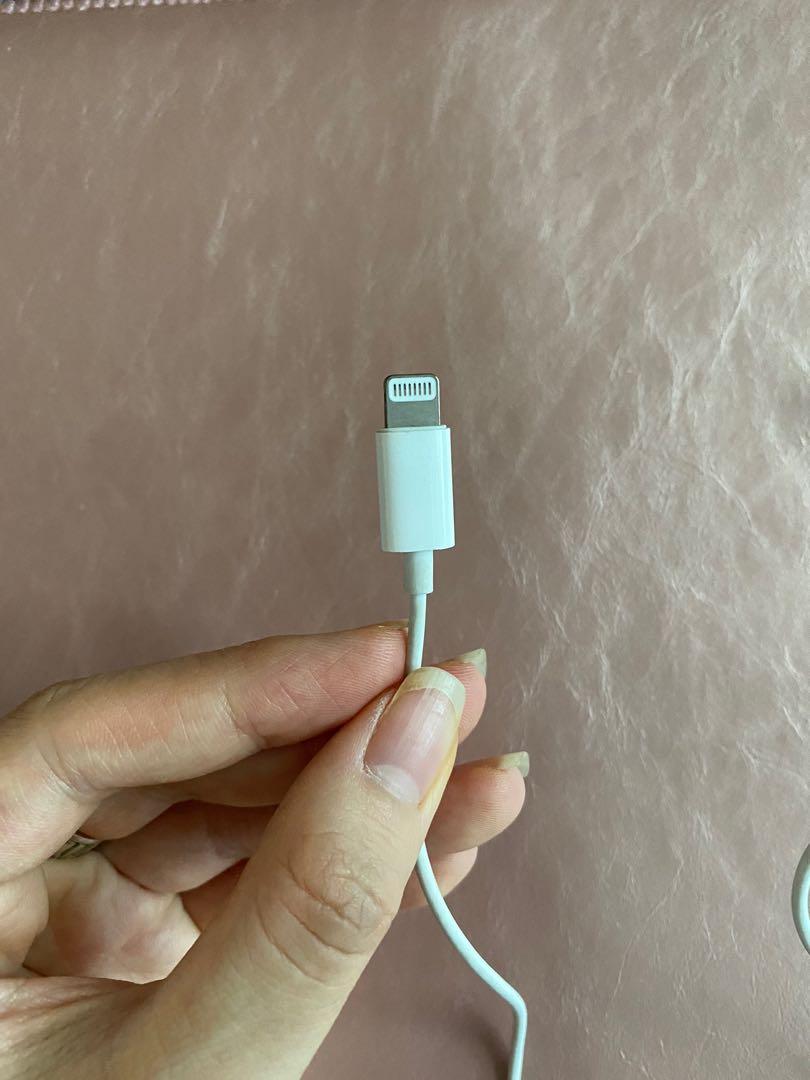 Apple Earphones earbuds lightning cable iphone ipad, Audio