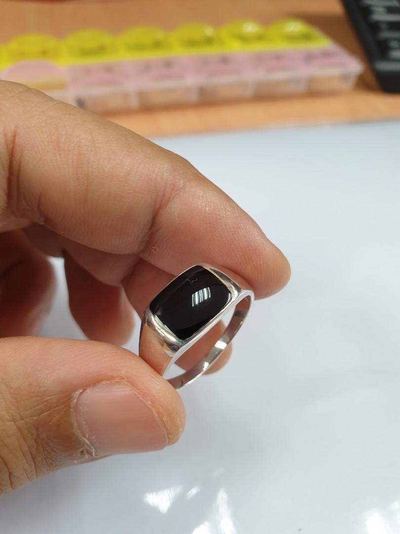 Black Onyx Ring (Category: Jewelry) located in Puchong. Submitted by younglust (Listing ID 1012776607, Image 2). Description: Selling personal collection Seldom used Black Onyx Ring 925 casting silver Size 21/22 Simple design. Well kept Free Postage for serious buyer Thank you.