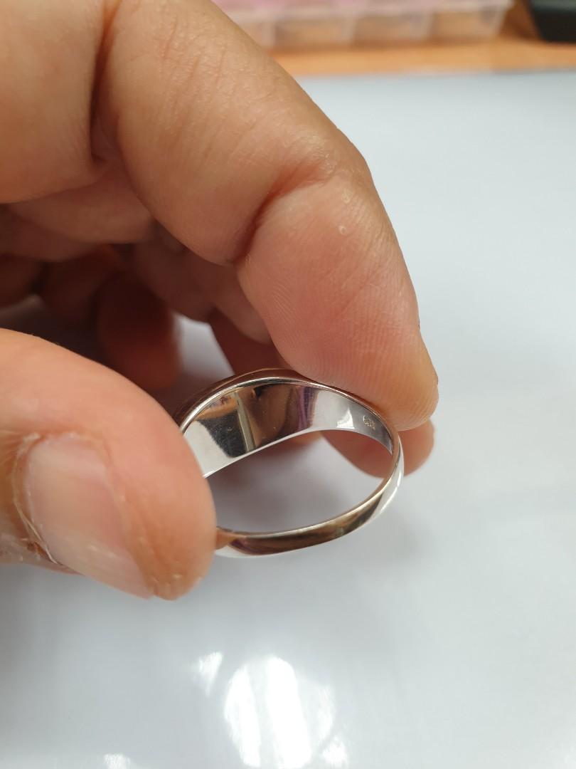Black Onyx Ring (Category: Jewelry) located in Puchong. Submitted by younglust (Listing ID 1012776607, Image 3). Description: Selling personal collection Seldom used Black Onyx Ring 925 casting silver Size 21/22 Simple design. Well kept Free Postage for serious buyer Thank you.