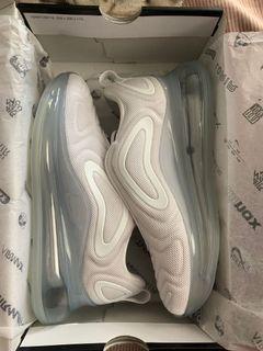 BRAND NEW NIKE AIR MAX 720 SIZE 6.5Y