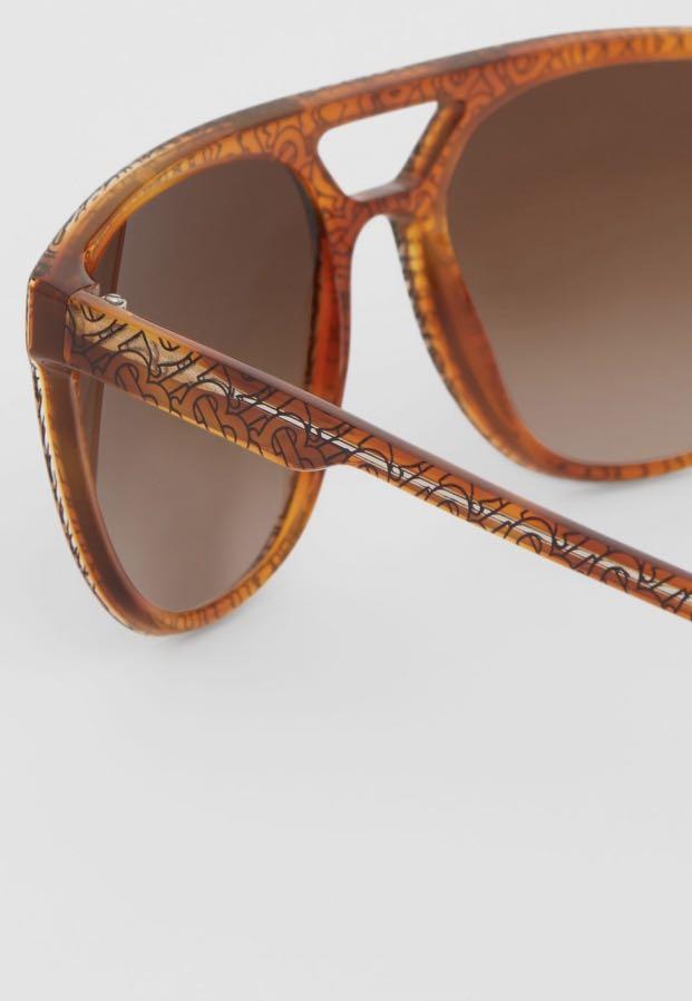Burberry navigator hot sale sunglasses
