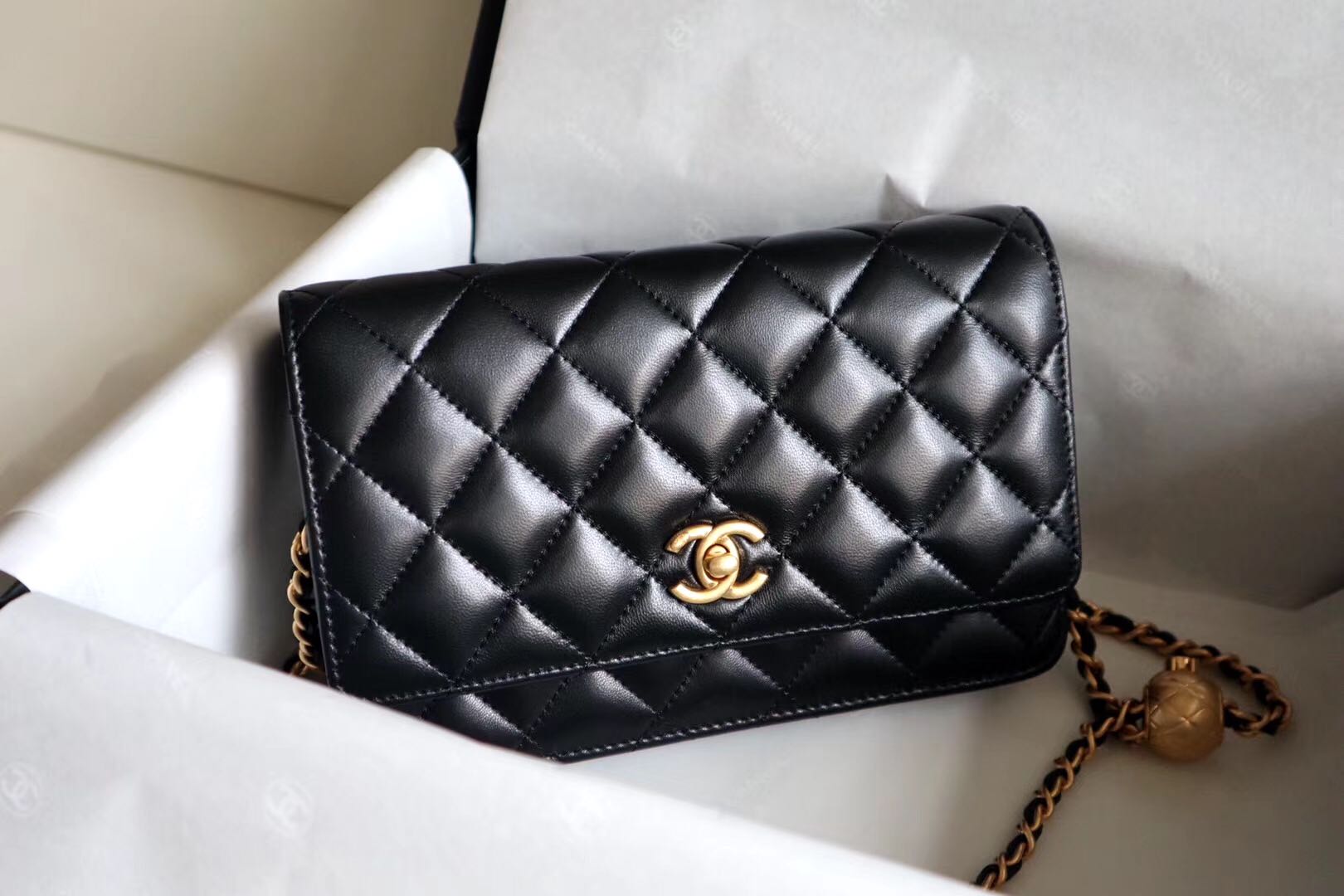 Chanel Woc 19cm Lambskin with adjustable strap