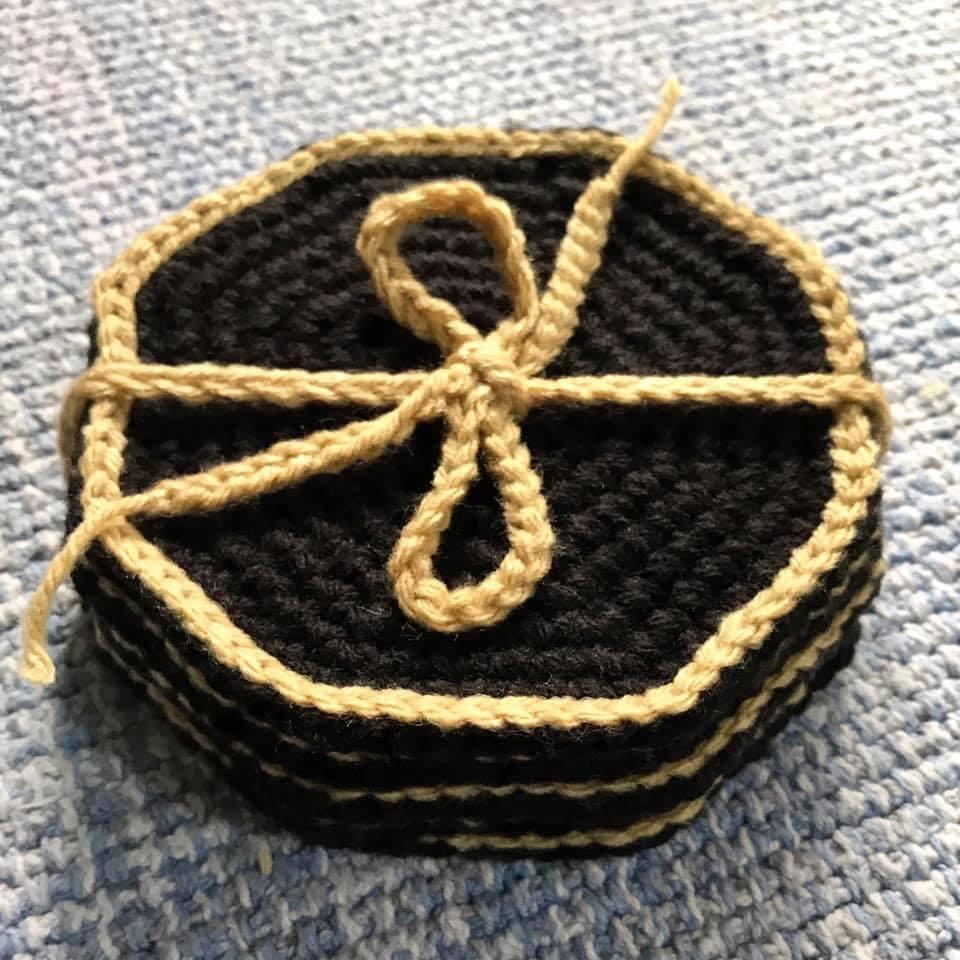 Crochet coaster - available in different colors (Category: Handmade Craft) located in Quezon City. Submitted by 4k.collection (Listing ID 1012738136, Image 3). Description: Price is per piece Discount on 6pcs above For personal use/gift/give away 💚 Available in different colors.