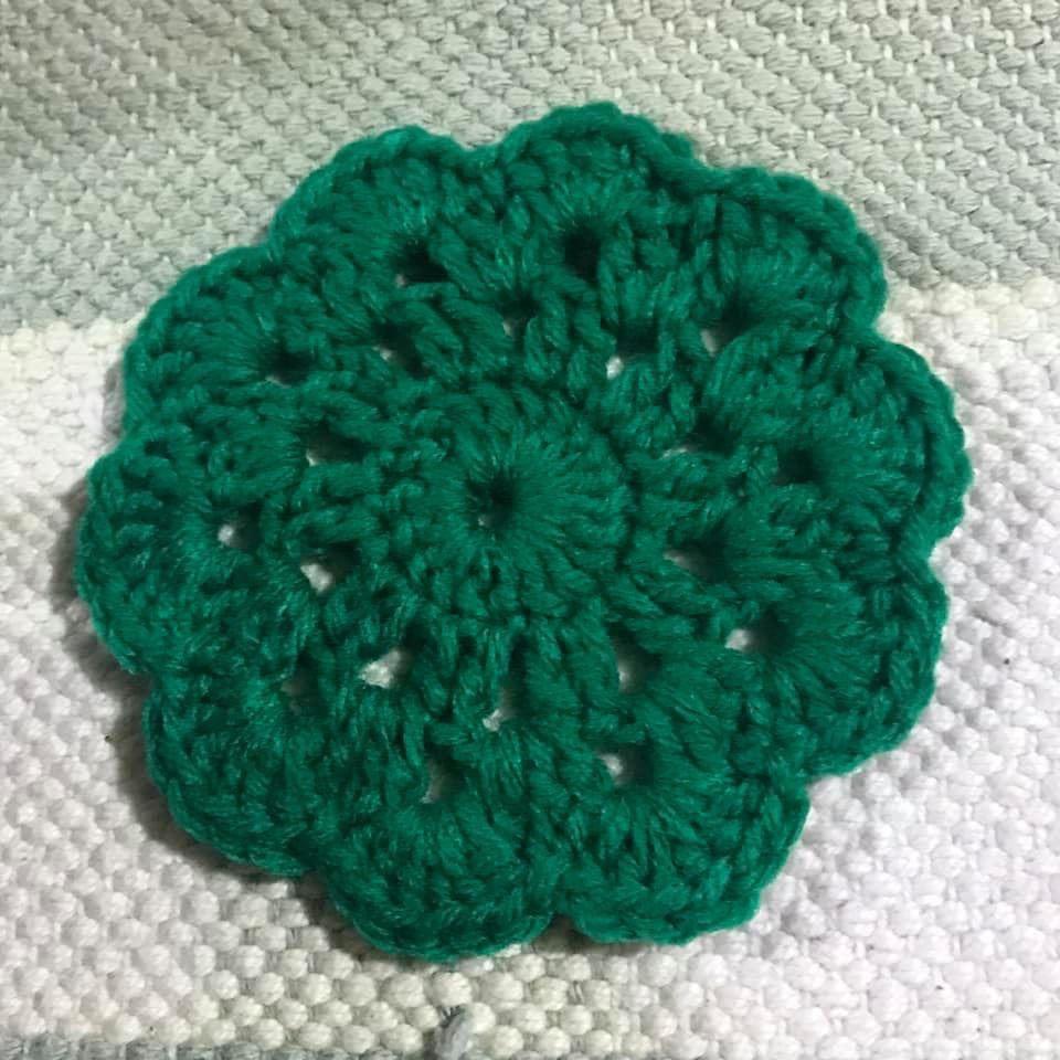 Crochet coaster - flower (Category: Handmade Craft) located in Quezon City. Submitted by 4k.collection (Listing ID 1012737974, Image 3). Description: Discount on 6pcs above For personal use/gift/give away 💚 Available in different colors.