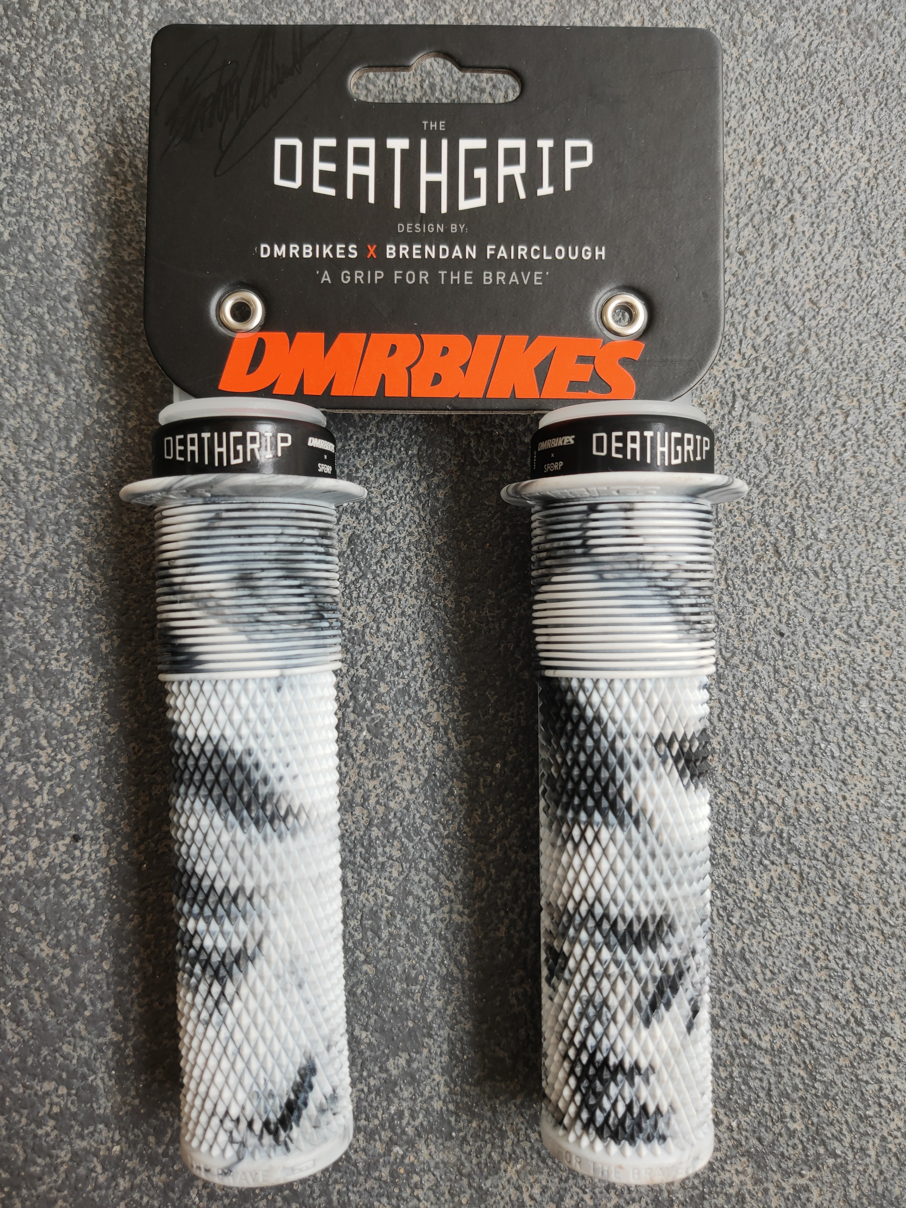 Dmr snow camo grips sales